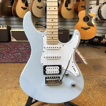 Электрогитара Yamaha PAC112VM Pacifica Solid Body Ice Blue w/Coil Split