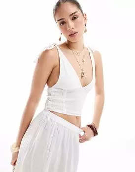 Эксклюзив от Esme - укороченный пляжный топ белого цвета с завязывающимися бретелями и сборкой по подолу