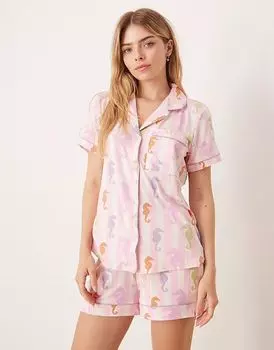 Эксклюзивный комплект из полиэстера с короткими рукавами и шортами от Chelsea Peers с принтом в виде морских коньков