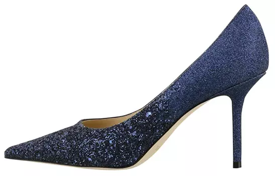 Jimmy Choo ЛЮБИТ женщин на высоких каблуках