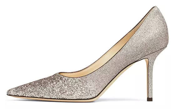 Jimmy Choo ЛЮБИТ женщин на высоких каблуках