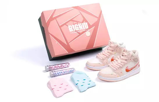 Кроссовки Air Jordan 1 Vintage Basketball Shoes Women's High-Top Pink