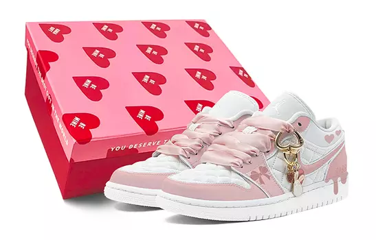 Кроссовки Jordan Air Jordan 1 Vintage Women, розовый/белый/мультиколор