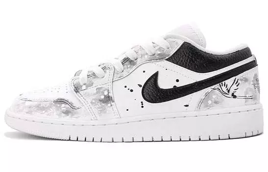 Кроссовки Air JORDAN 1 Vintage Basketball Shoes Women's Low-Top Black White
