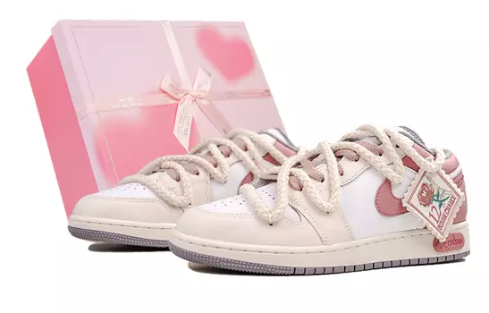 Кроссовки Air Jordan 1 Vintage Basketball Shoes Women's Low-Top White