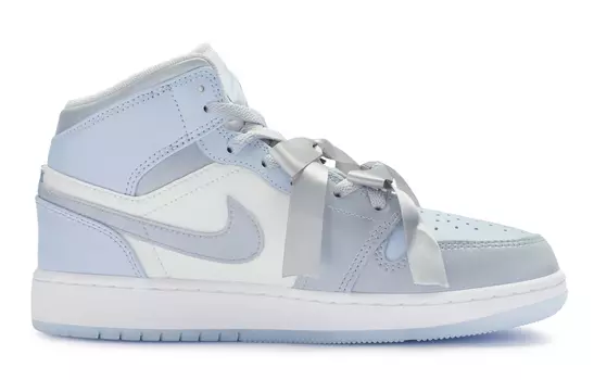 Кроссовки Air Jordan 1 Vintage Basketball Shoes Women's High-Top Silver