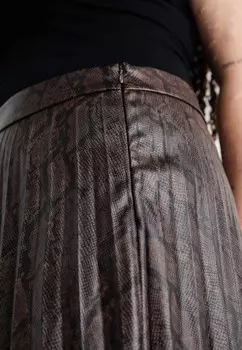 Юбка плиссированная VMCNITA SNAKE SKIRT Vero Moda Curve, темно-коричневый
