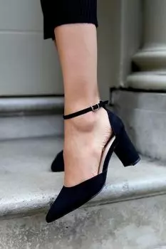 Jude на высоких каблуках с закрытой спиной Linzi, черный