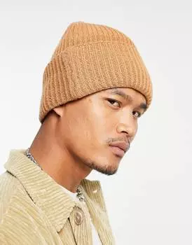 Карамельная шапка-бини в рубчик с глубоким отворотом ASOS DESIGN
