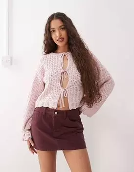 Кардиган Reclaimed Vintage с завязками спереди и фестончатыми краями в нежно-розовом цвете