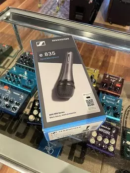 Кардиоидный динамический вокальный микрофон Sennheiser e835 Handheld Cardioid Dynamic Vocal Microphone