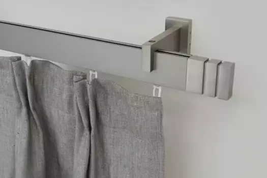 Карниз для штор GARESA "FLAT", 1 направляющая, желаемая длина, прямоугольный профиль, настенный монтаж, идеальный ход, современный, выдвижной 430 см, цвет vernickelt