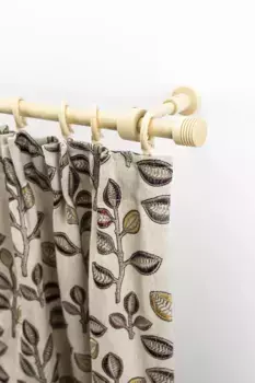 Карниз для штор GARESA "Sandri полный круглый, концевая кнопка Sandra", 1 направляющая, желаемая длина, комплект штор из дерева, выдвижной, с кольцами 320 см, цвет natur