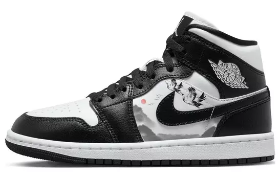 Кастомизированные кроссовки Air Jordan 1 Vintage Basketball Shoes Women's, черный/белый