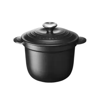 Каждая эмалированная чугунная кокотка 18 см от Le Creuset, черный