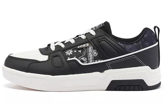 Кеды, скейтборд обувь женская низкая черный/белый 361°