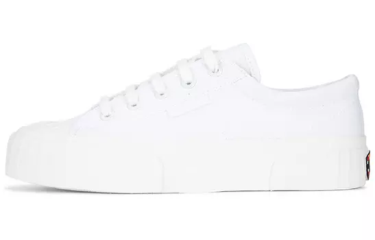 Кеды унисекс с низким верхом белого цвета Superga