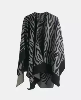 Кейп с анималистическим принтом черного цвета в сочетании с серым Kbas