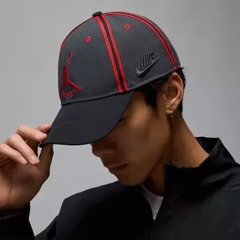 Кепка Jordan X Awake Club S FB, цвет Dunkles Rauchgrau/Rot