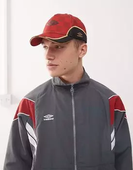 Кепка с логотипом Umbro в красном и черном цвете