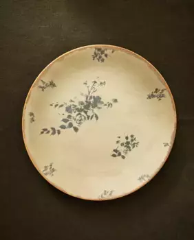 Керамическая тарелка с цветочным узором Zara Home, цвет Camel