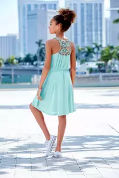 KIDSWORLD трикотажное платье "для девочек" с кружевной вставкой, мятный