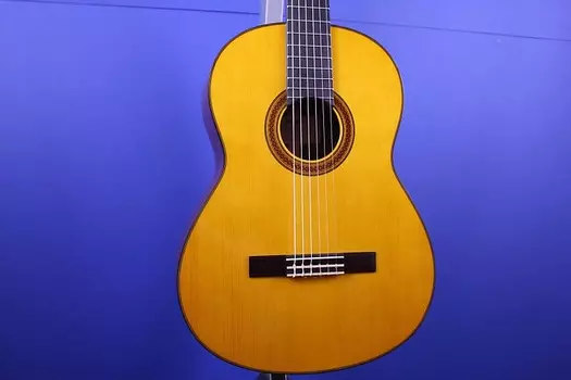 КЛАССИЧЕСКАЯ ГИТАРА Yamaha CG162S - ВЕРХ ИЗ ЕЛИ