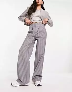 Классические эластичные брюки премиум-класса ASOS в серую полоску