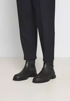 Классические ботильоны Camper