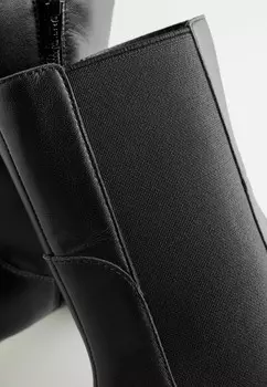 Классические ботильоны CHISEL TOE CHELSEA REGULAR WIDE FIT Next, черный металлик