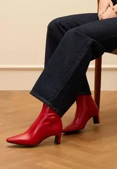 Классические ботильоны Manfield, красный