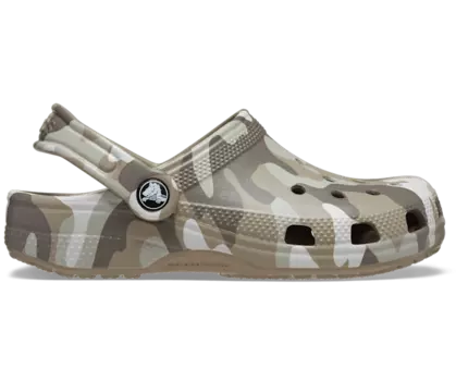 Классические камуфляжные сабо Crocs для малышей, цвет Mushroom / Multi