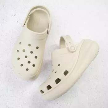 Классические сабо Crocs Crush – кость, цвет Bone