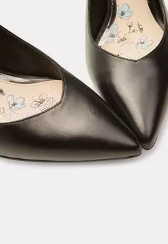 Классические туфли на каблуках Bata, черный