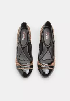 Классические туфли на каблуке Bata, коричневый