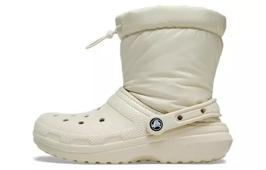 Классические зимние ботинки с подкладкой унисекс белого цвета Crocs, цвет Ivory
