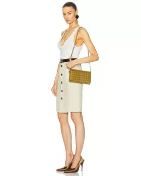 Классический кошелек Cassandre с цепочкой Saint Laurent, цвет Vert Olive