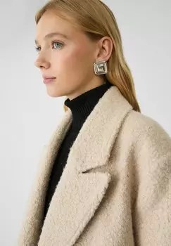 Классическое пальто Stradivarius, кремовый