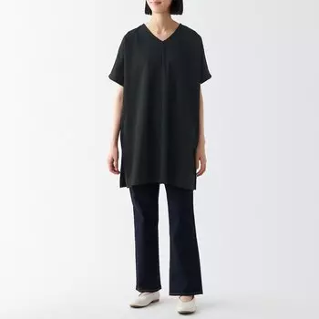 Классная туника с V-образным вырезом и УФ-вырезом MUJI, черный