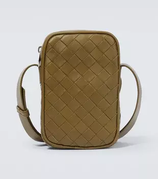 Клатч для телефона из кожи intrecciato Bottega Veneta, коричневый