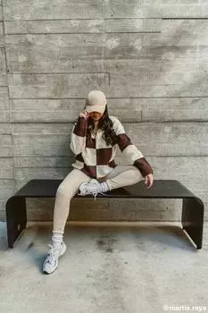 Клетчатый свитер с цветными блоками и полумолнией до половины Forever 21, кремовый