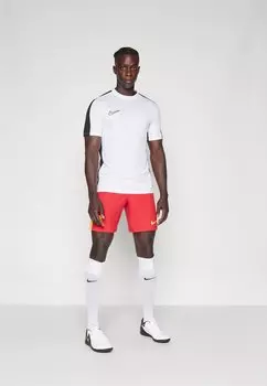 Клубная одежда Liverpool Fc Short Match Home Nike, красный
