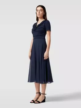 Коктейльное платье с водопадным вырезом Vera Mont