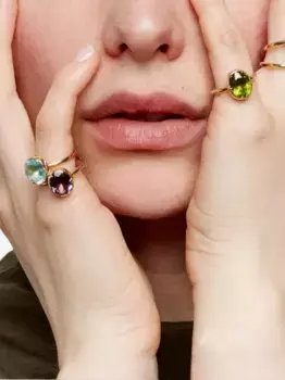 Кольцо из 9-каратного желтого золота с желеобразным розовым кварцем We by WHITEbIRD, розовый