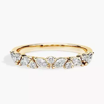 Кольцо-кластер с угловатым узором «Маркиз» из 14-каратного желтого золота (1/3 карата). Blue Nile