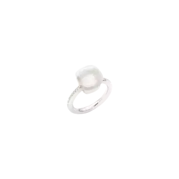 Кольцо Pomellato Nudo из белого золота с молочно-белым кварцем и бриллиантами