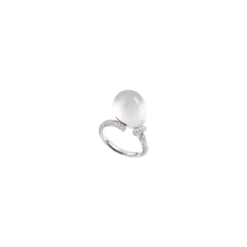 Кольцо Vhernier из белого золота с бриллиантами и белым перламутровым кристаллом
