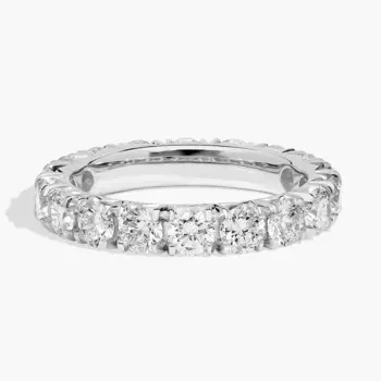 Кольцо-вечность с французским паве из выращенных в лаборатории бриллиантов из 14-каратного белого золота (2 1/2 карата, два карата - FG / VS2-SI1) Blue Nile
