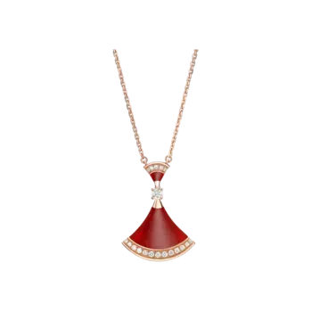 Колье Bulgari Divas' dream из розового золота с подвеской из сердолика и бриллиантов