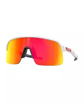 Коллекция стильных солнцезащитных очков Oakley, белый